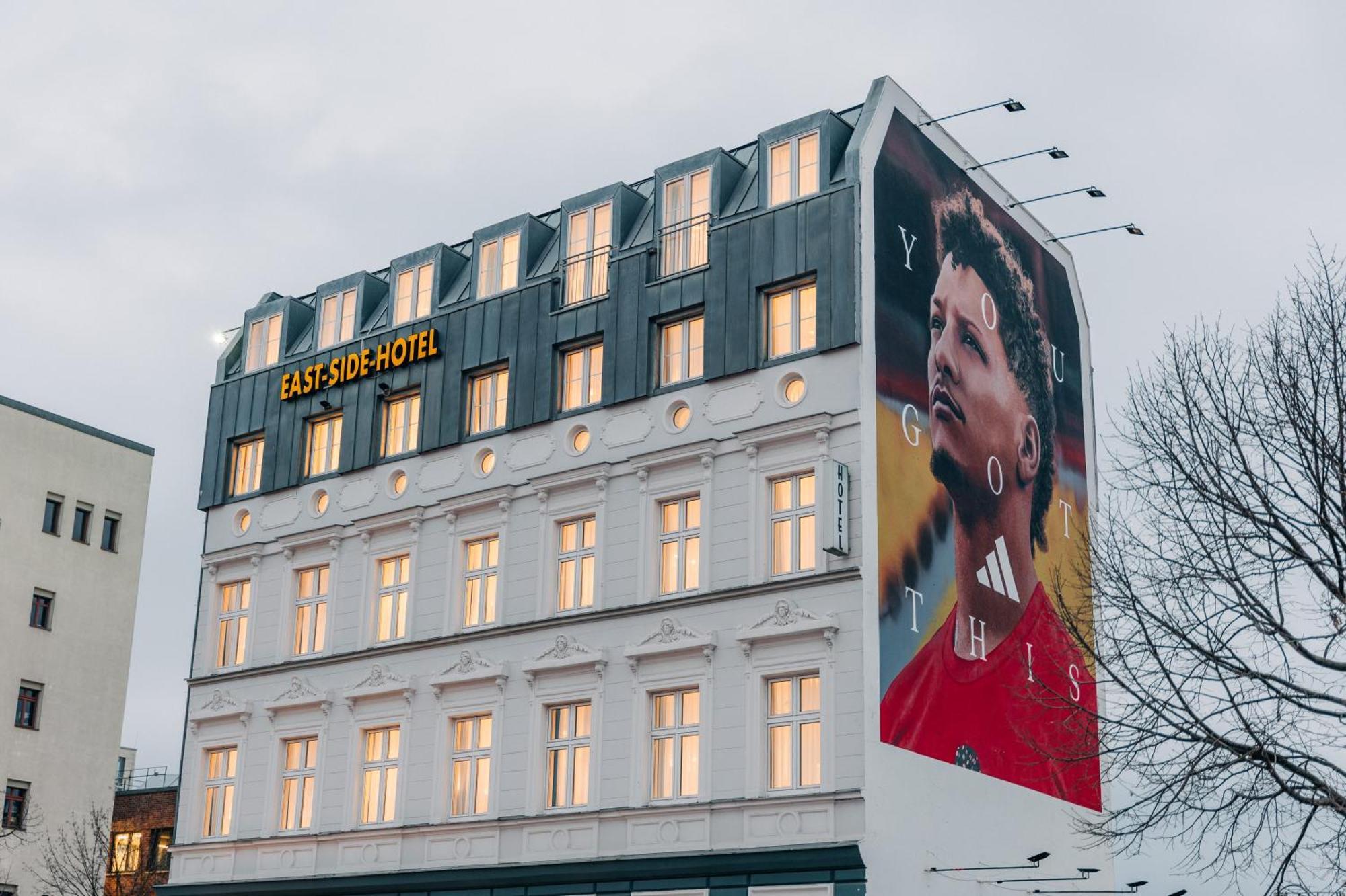 Homaris East Side Berlim Exterior foto